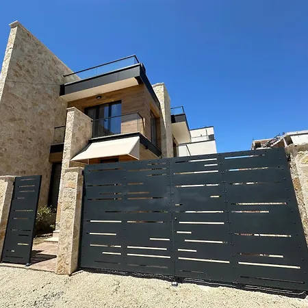 Sara Hotell Golem (Tirana)