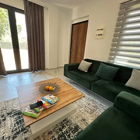 Sara Hotell Golem (Tirana)